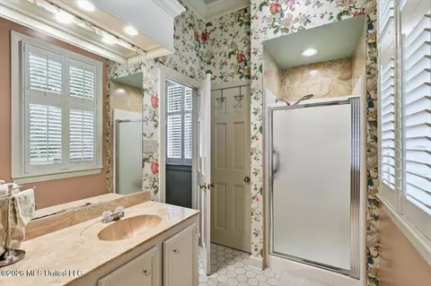 Bath - 64 Saint Andrews Pl, Jackson, MS 39211 photo 1 of 4