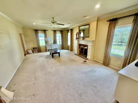 Living - 3157 Mississippi 16, Rolling Fork, MS 39159 photo 1 of 3