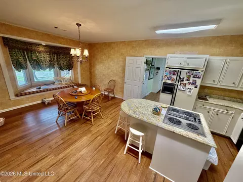 Kitchen - 3157 Mississippi 16, Rolling Fork, MS 39159 photo 1 of 2
