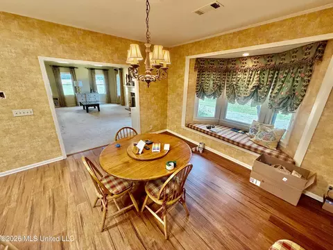 Dining - 3157 Mississippi 16, Rolling Fork, MS 39159 photo 1 of 1