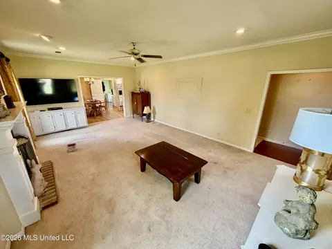Living - 3157 Mississippi 16, Rolling Fork, MS 39159 photo 2 of 3