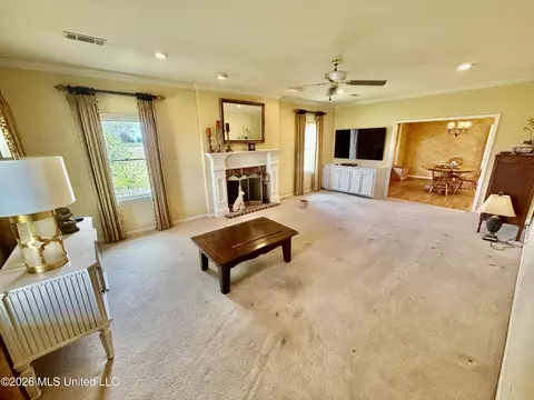 Living - 3157 Mississippi 16, Rolling Fork, MS 39159 photo 3 of 3