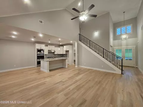 Living - 7175 E Harrier Dr, Olive Branch, MS 38654 photo 3 of 5