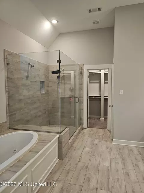 Bath - 7175 E Harrier Dr, Olive Branch, MS 38654 photo 5 of 5