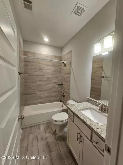 Bath - 7175 E Harrier Dr, Olive Branch, MS 38654 photo 1 of 5