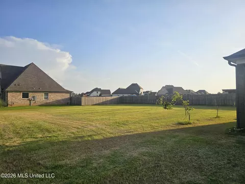 Exterior - 7175 E Harrier Dr, Olive Branch, MS 38654 photo 2 of 2