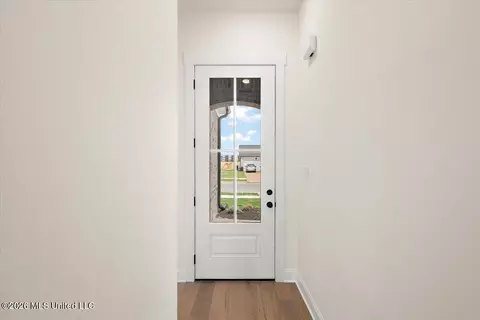 Entry Way - 957 Coahoma Ct, Nesbit, MS 38651 photo 1 of 4