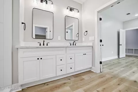 Entry Way - 11068 Shorecrest Rd, Biloxi, MS 39532 photo 4 of 5
