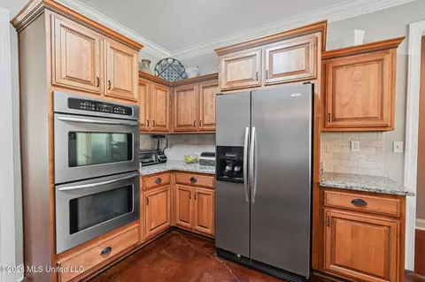 Kitchen - 7247 Eastern Dr, Olive Branch, MS 38654 photo 3 of 4