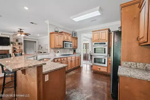 Kitchen - 7247 Eastern Dr, Olive Branch, MS 38654 photo 2 of 4