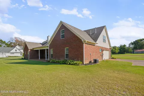 Exterior - 7247 Eastern Dr, Olive Branch, MS 38654 photo 3 of 3