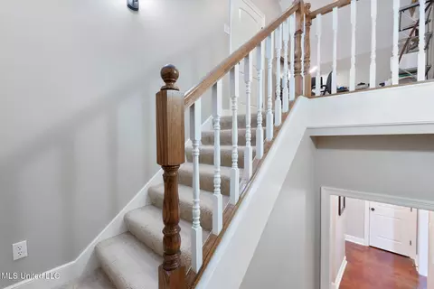 Entry Way - 7247 Eastern Dr, Olive Branch, MS 38654 photo 3 of 5