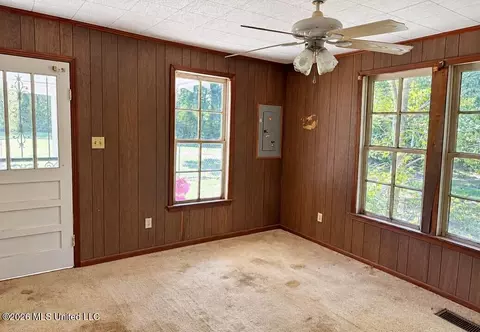 Living - 1041 Moaks Creek Rd, Summit, MS 39666 photo 3 of 3
