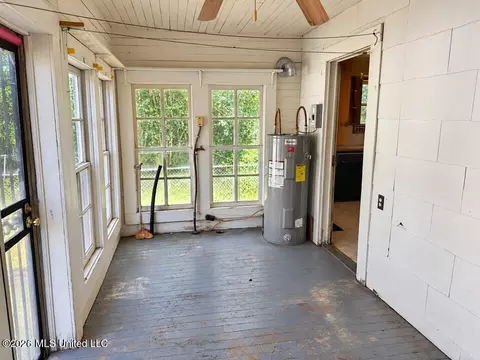 Exterior - 1041 Moaks Creek Rd, Summit, MS 39666 photo 2 of 3