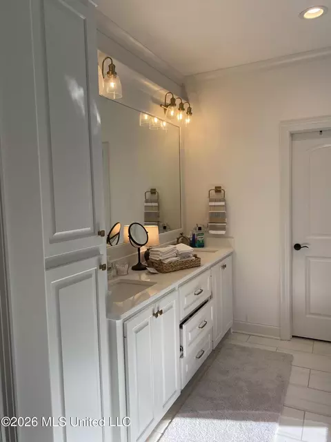 Bath - 162 Shore View Dr, Madison, MS 39110 photo 5 of 6