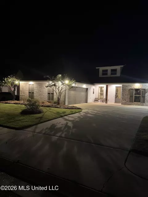 Exterior - 162 Shore View Dr, Madison, MS 39110 photo 4 of 7
