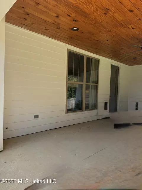 Exterior - 162 Shore View Dr, Madison, MS 39110 photo 6 of 7