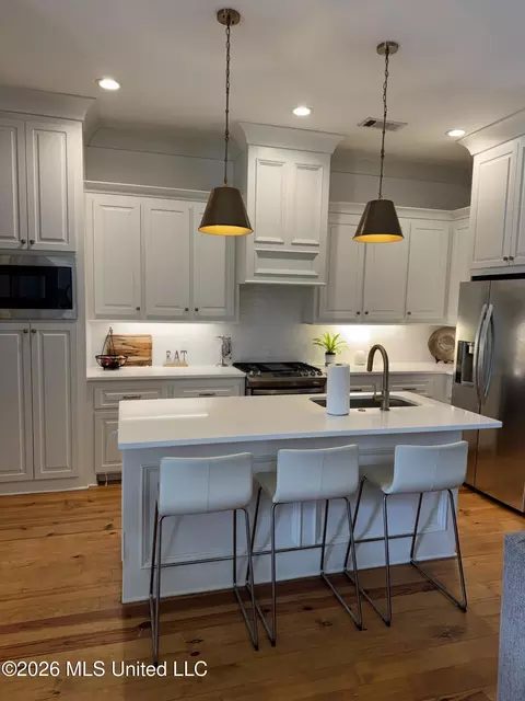 Kitchen - 162 Shore View Dr, Madison, MS 39110 photo 3 of 3