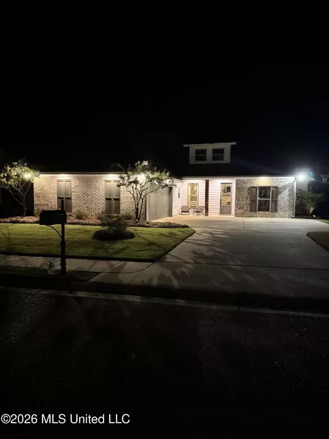 Exterior - 162 Shore View Dr, Madison, MS 39110 photo 3 of 7