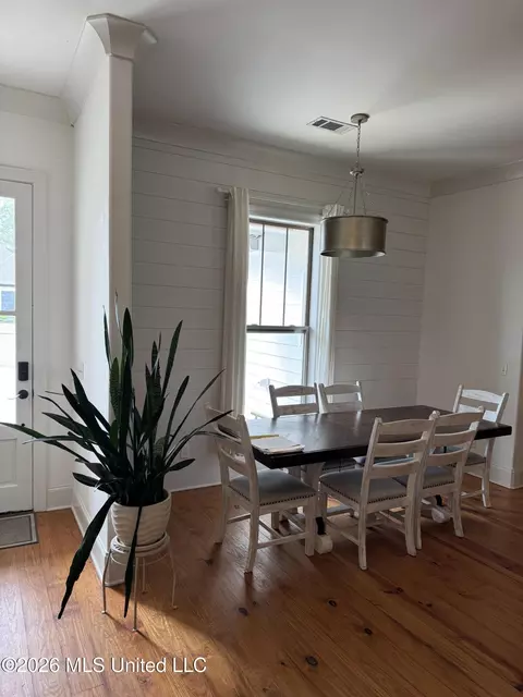 Dining - 162 Shore View Dr, Madison, MS 39110 photo 1 of 2