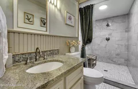 Bath - 30 Moss Forest Cir, Jackson, MS 39211 photo 1 of 7