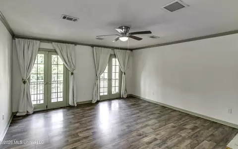 Living - 30 Moss Forest Cir, Jackson, MS 39211 photo 4 of 4