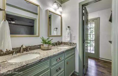 Bath - 30 Moss Forest Cir, Jackson, MS 39211 photo 6 of 7