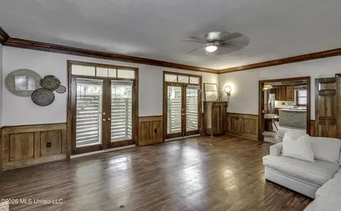 Living - 30 Moss Forest Cir, Jackson, MS 39211 photo 3 of 4