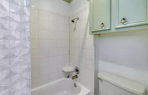 Bath - 30 Moss Forest Cir, Jackson, MS 39211 photo 7 of 7