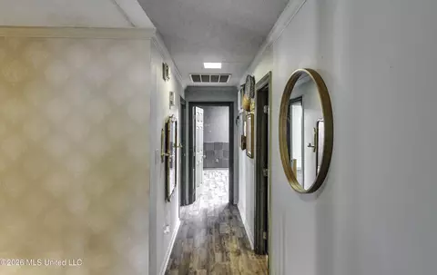 Entry Way - 30 Moss Forest Cir, Jackson, MS 39211 photo 6 of 7