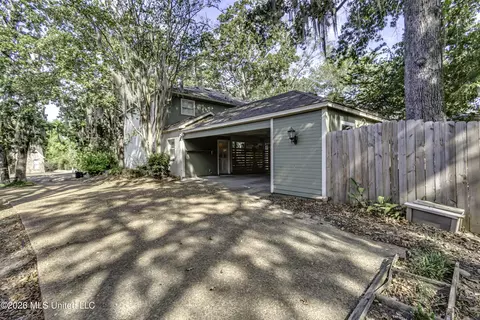 Exterior - 30 Moss Forest Cir, Jackson, MS 39211 photo 4 of 12