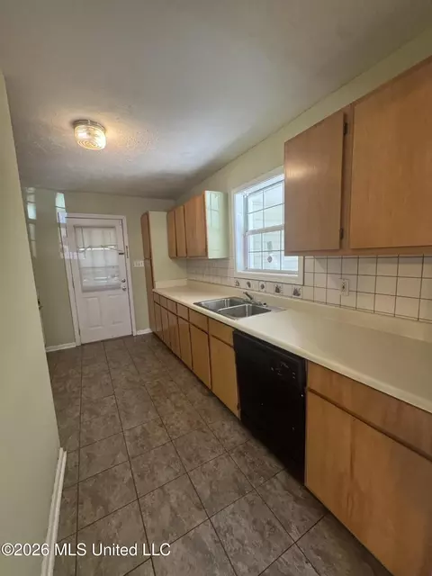 Kitchen - 250 Winfield St, Jackson, MS 39212 photo 1 of 2