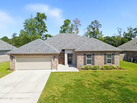 6814 Rolling Green Dr, Pass Christian, MS 39571