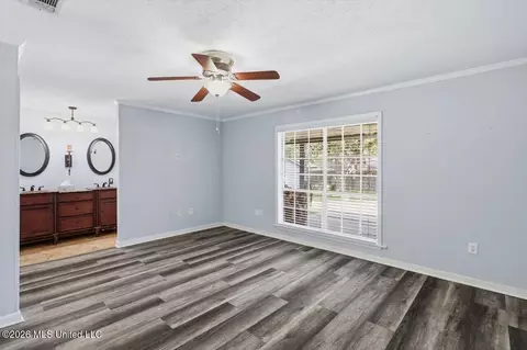 Living - 55 Pebble Hill Dr, Brandon, MS 39042 photo 4 of 4