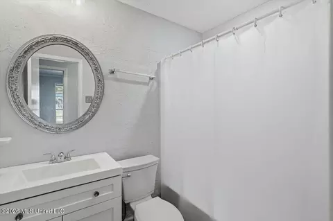 Bath - 55 Pebble Hill Dr, Brandon, MS 39042 photo 2 of 2