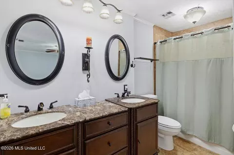 Bath - 55 Pebble Hill Dr, Brandon, MS 39042 photo 1 of 2