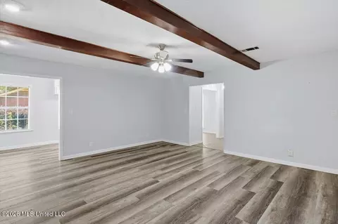 Living - 55 Pebble Hill Dr, Brandon, MS 39042 photo 2 of 4
