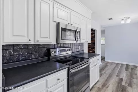 Kitchen - 55 Pebble Hill Dr, Brandon, MS 39042 photo 1 of 3