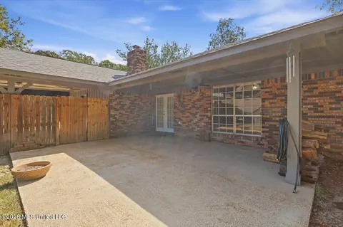 Exterior - 55 Pebble Hill Dr, Brandon, MS 39042 photo 3 of 7