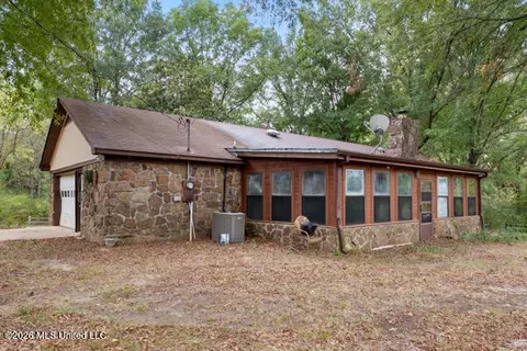 Exterior - 309 Wallace Dr, Coldwater, MS 38618 photo 5 of 6