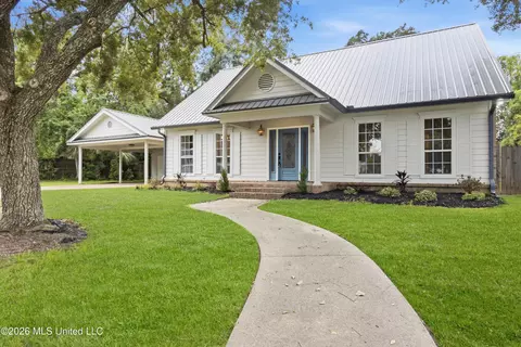 3 Hearthstone Mnr, Gulfport, MS 39507