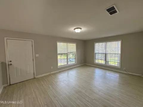 Living - 239-241 Lawrence Rd, Jackson, MS 39206 photo 2 of 2