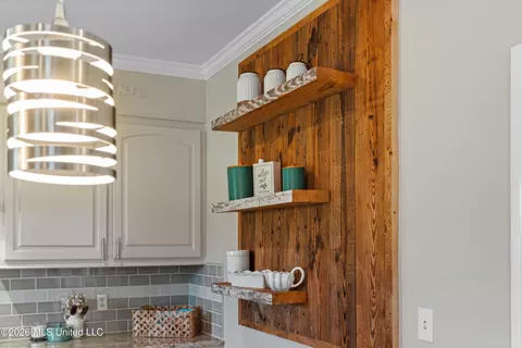 Kitchen - 938 Davis Crossing Rd, Canton, MS 39046 photo 5 of 9