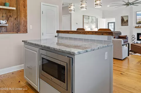 Kitchen - 938 Davis Crossing Rd, Canton, MS 39046 photo 7 of 9