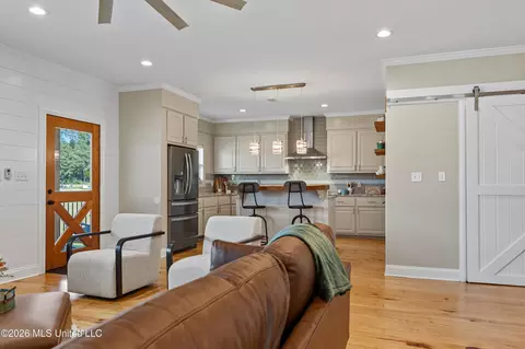 Kitchen - 938 Davis Crossing Rd, Canton, MS 39046 photo 2 of 9