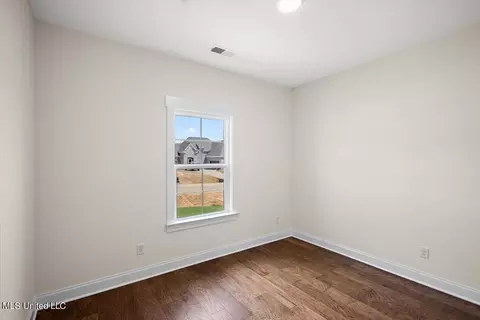 Bedroom - 324 Wells Dr, Hernando, MS 38632 photo 3 of 6