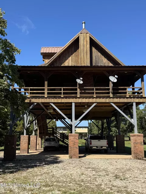 4011 Lake Mary Rd, Woodville, MS 39669