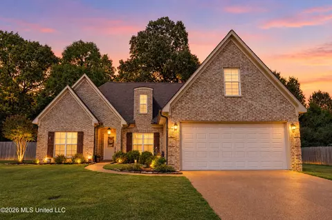 903 Falcon St, Senatobia, MS 38668