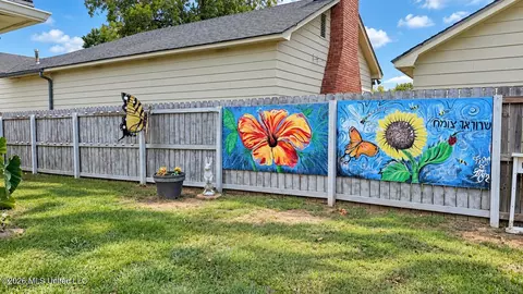 Exterior - 306 Oak Grove Dr, Grenada, MS 38901 photo 4 of 4