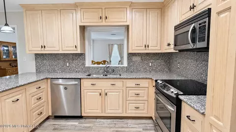 Kitchen - 306 Oak Grove Dr, Grenada, MS 38901 photo 1 of 1